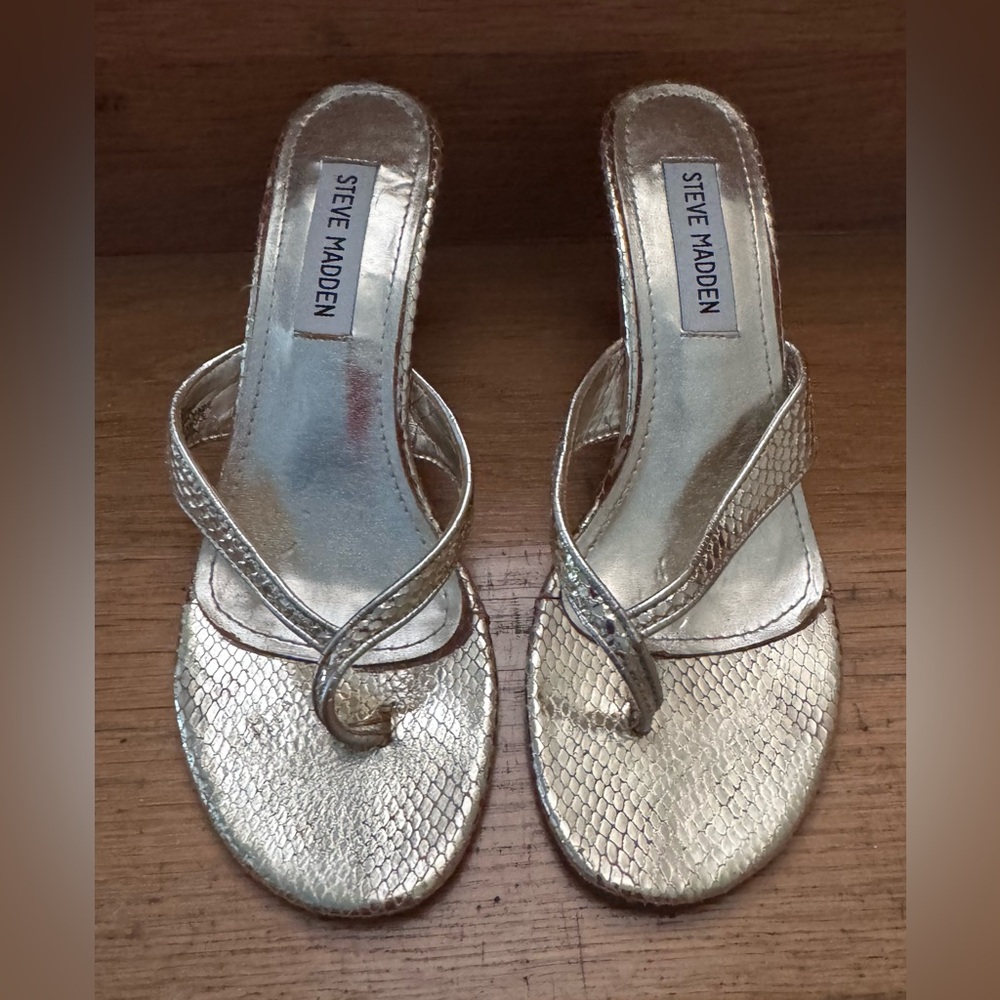 Steve Madden Kitten Heel Thong Sandals Gold Leather Women’s 6.5